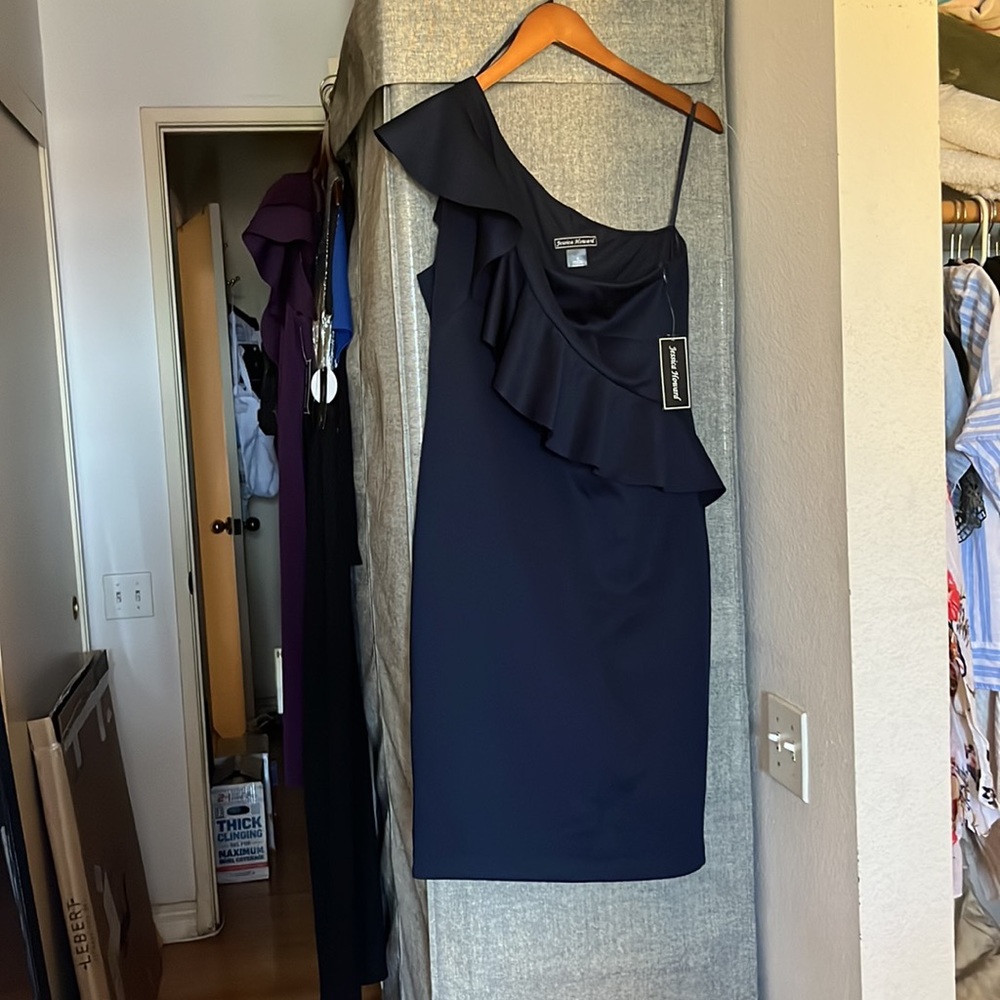 Jessica Howard sz 12 navy dress.40 inches long 15 inch waist